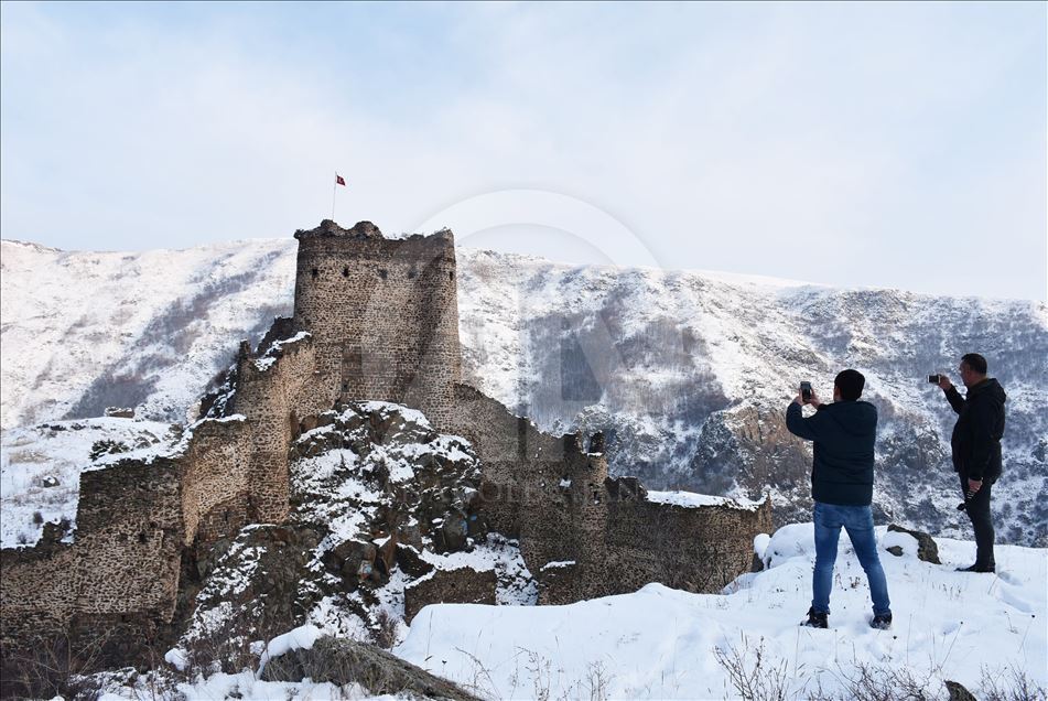 Berfê Keleha Şeytîn xemiland