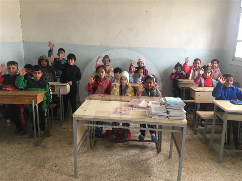 Barış Pınarı Harekatı bölgesinde çocukların yüzü gülüyor