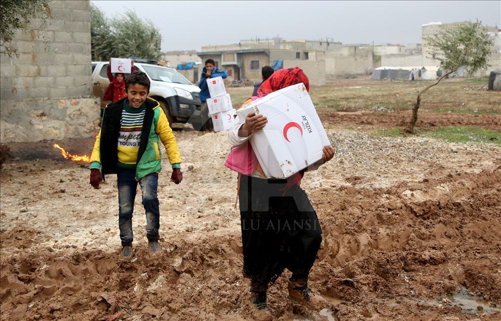 Türk Kızılaydan Suriye'ye insani yardım