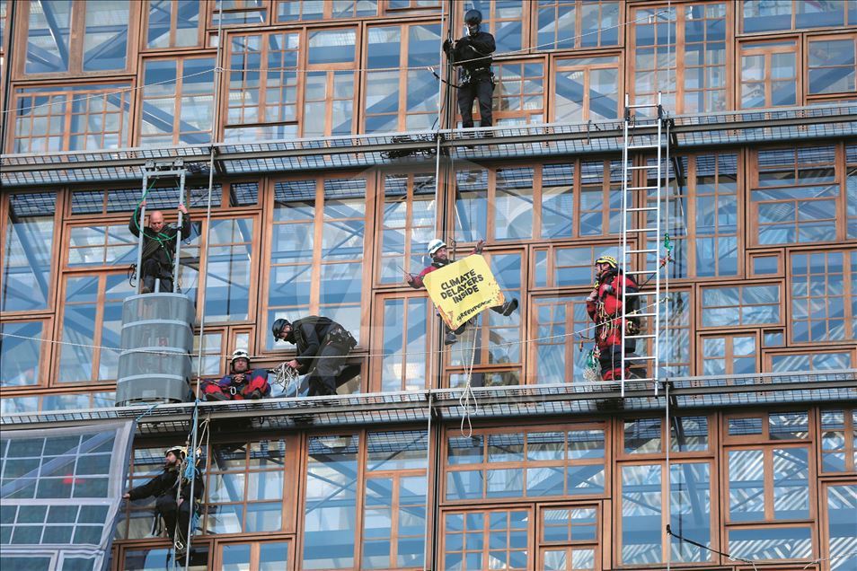 Greenpeace activists' demonstration in Brussels