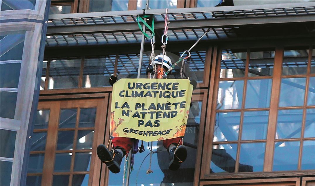 Bruksel, ambientalistët protestë në ndërtesën e Këshillit të BE-së
