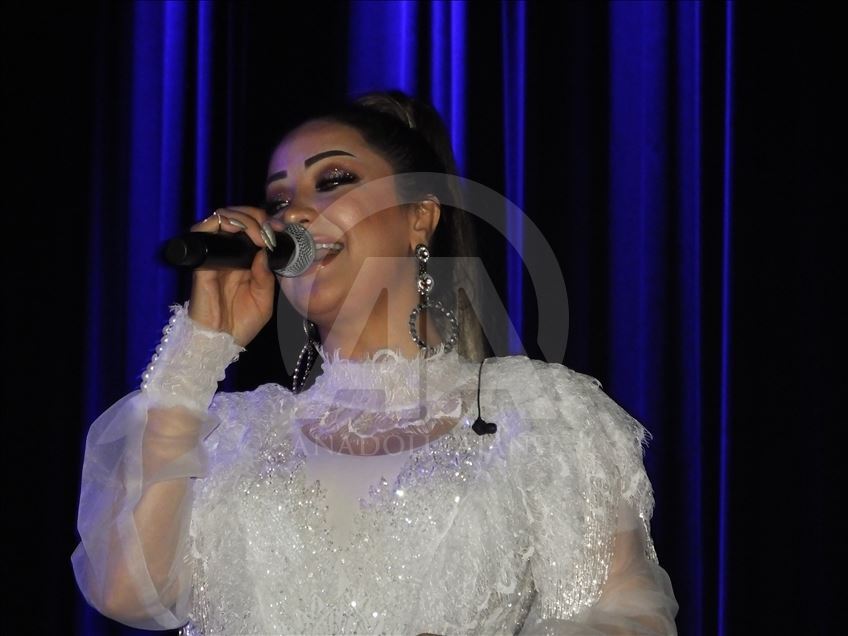 برگزاری کنسرت غزال عنایت خواننده زن افغان در استانبول 