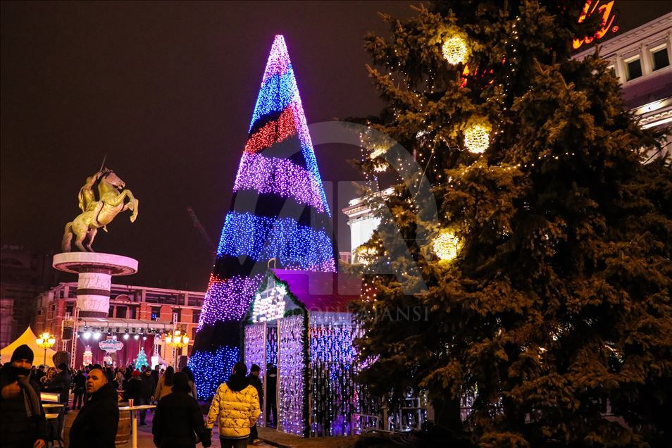 Atmosferë festive për festat e fundvitit në Shkup