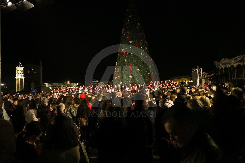 Atmosferë festive për festat e fundvitit në Tiranë