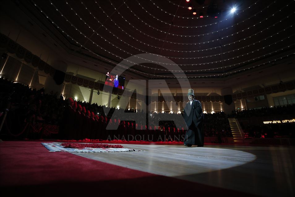 Derviches realizan ceremonia Sema en el centro de Turquía