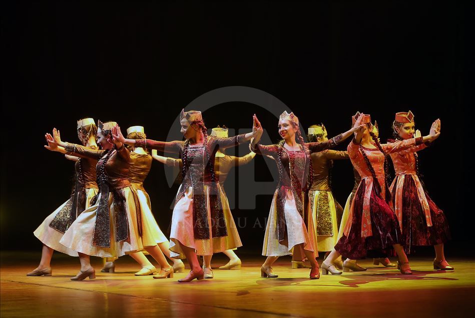 Maral Müzik ve Dans Topluluğu 40. yılını kutladı