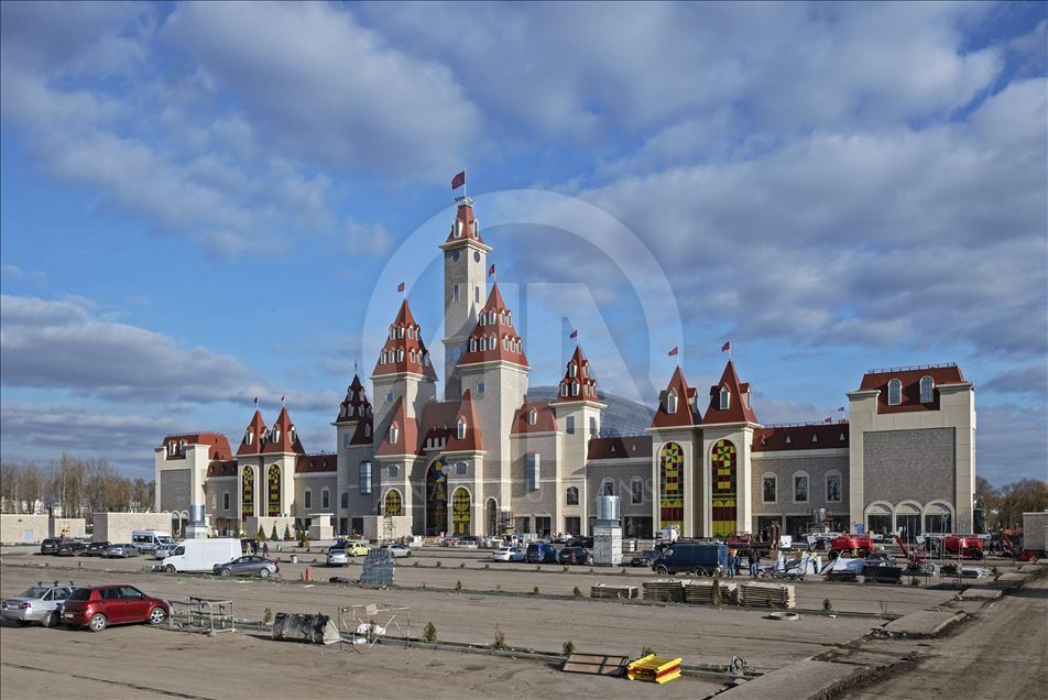Moskova'daki 'Hayal Adası' tema parkı