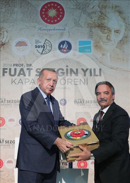 Cumhurbaşkanı Erdoğan, sergi açılışına katıldı