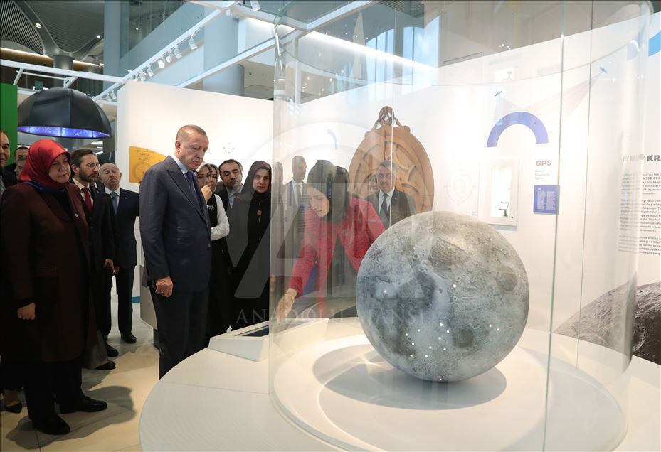 Cumhurbaşkanı Erdoğan, sergi açılışına katıldı