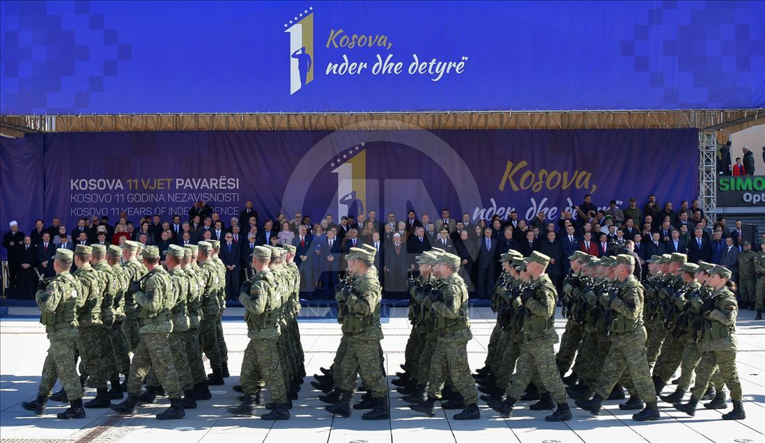 Mbahet parada ushtarake për nder të Ditës së Pavarësisë së Kosovës