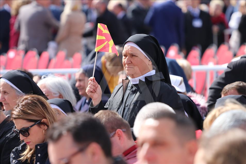Папата Франциск отслужи миса на плоштадот „Македонија“ во Скопје