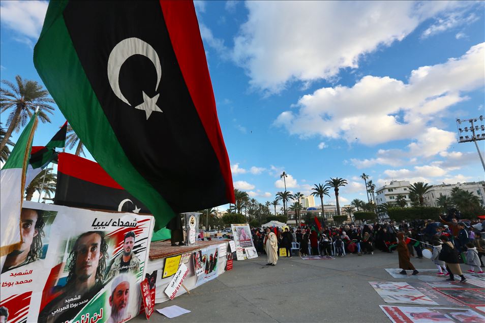 ليبيا.. مظاهرات بطرابلس تنديدا بعدوان حفتر
