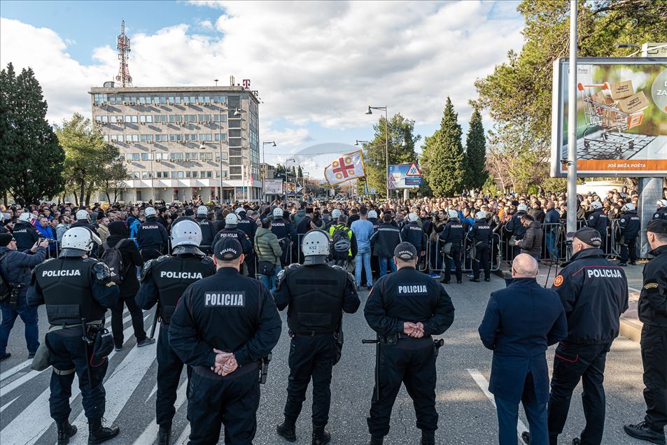 Protest by Orthodox Serbian Christians in Montenegro - Anadolu Ajansı