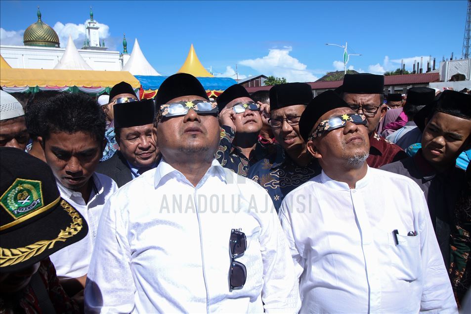 Gerhana matahari "cincin api" di Aceh