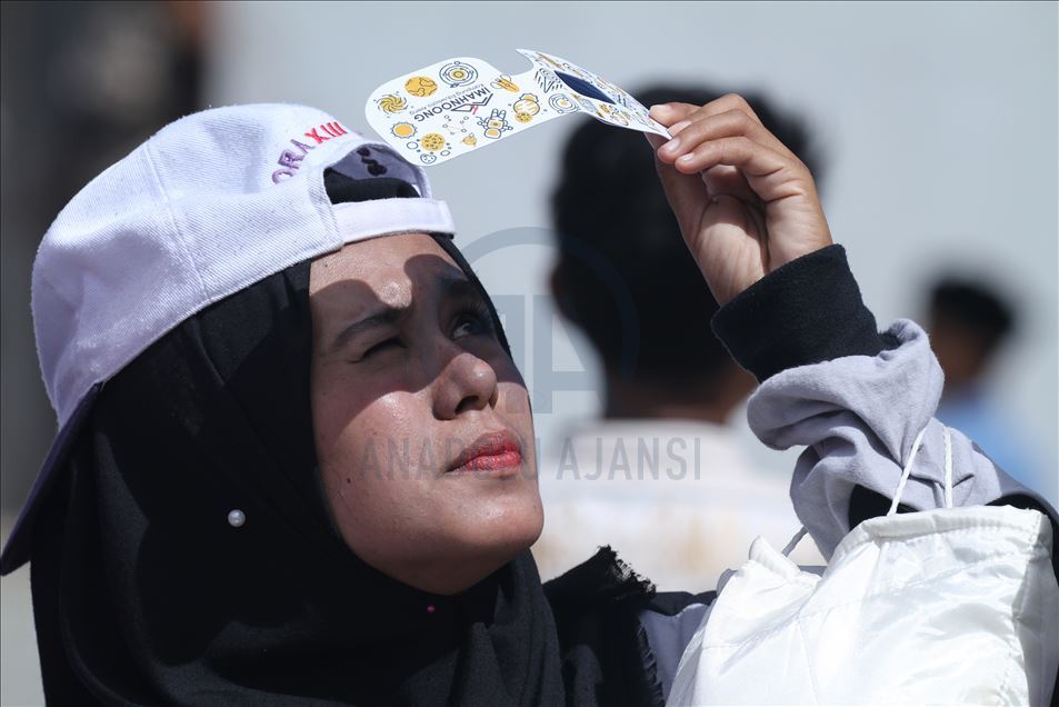 Gerhana matahari "cincin api" di Aceh