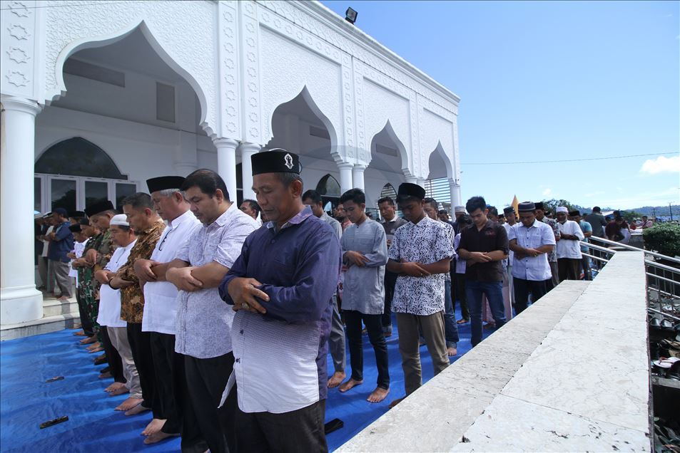 Gerhana matahari "cincin api" di Aceh