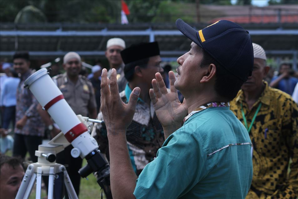 Gerhana matahari "cincin api" di Aceh