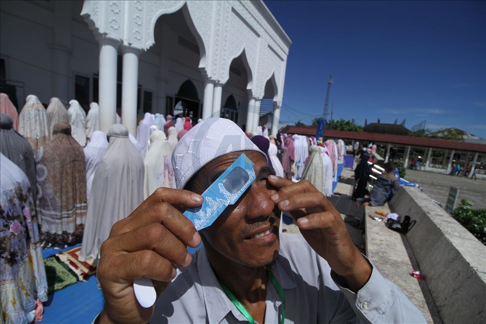 Gerhana matahari "cincin api" di Aceh