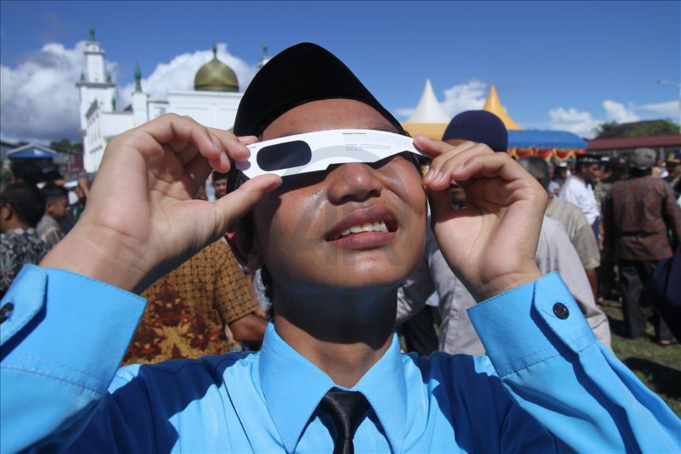 Gerhana matahari "cincin api" di Aceh