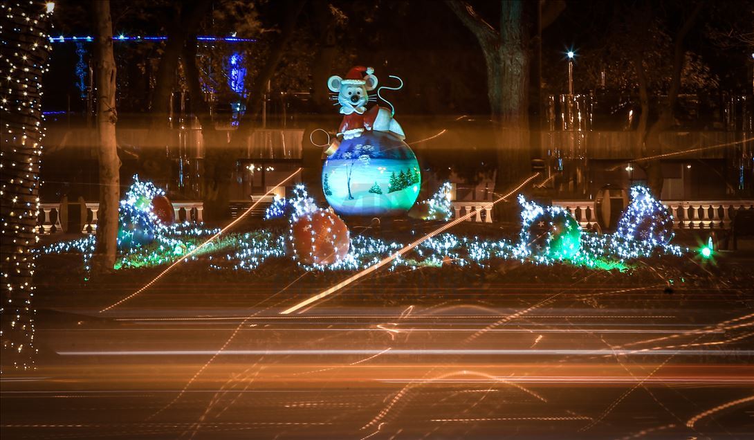 Новогодняя иллюминация преобразила улицы Баку 