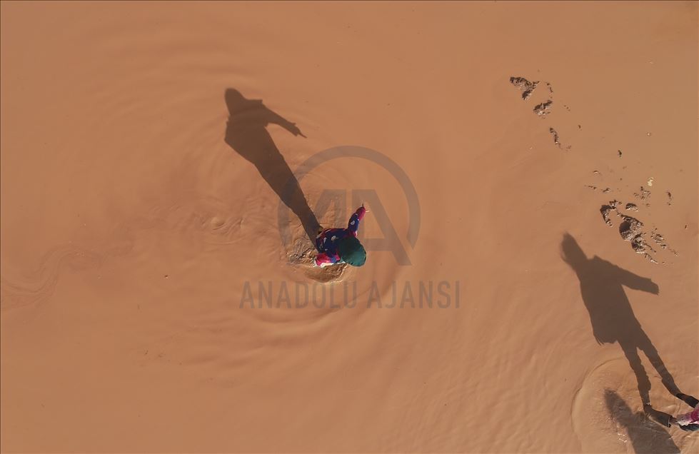 إدلب.. نزوح 20 ألف مدني نحو الحدود التركية