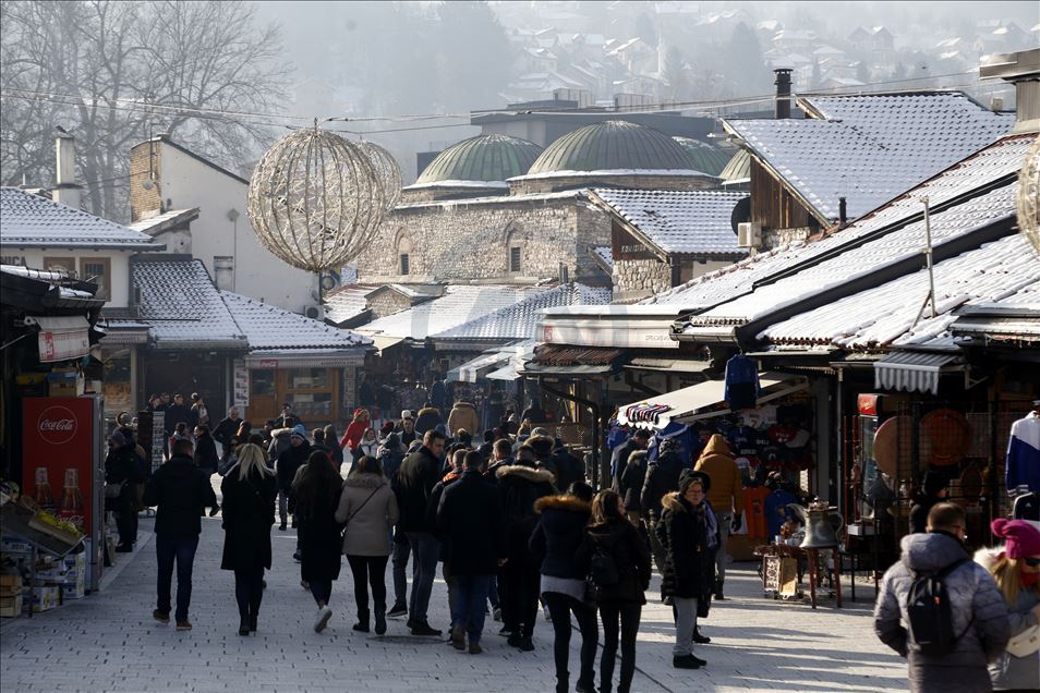 Sarajevo: Turisti iz regiona “okupirali“ glavni grad BiH pred doček Nove godine