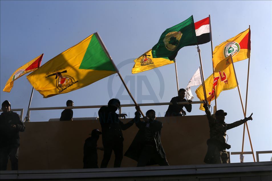 العراق.. محتجون يحاولون اقتحام سفارة واشنطن ببغداد