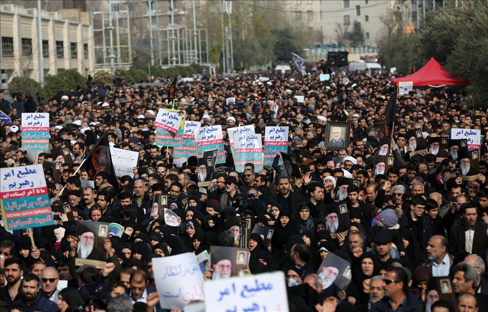 تظاهرات ضد آمریکایی نمازگزاران ایرانی
