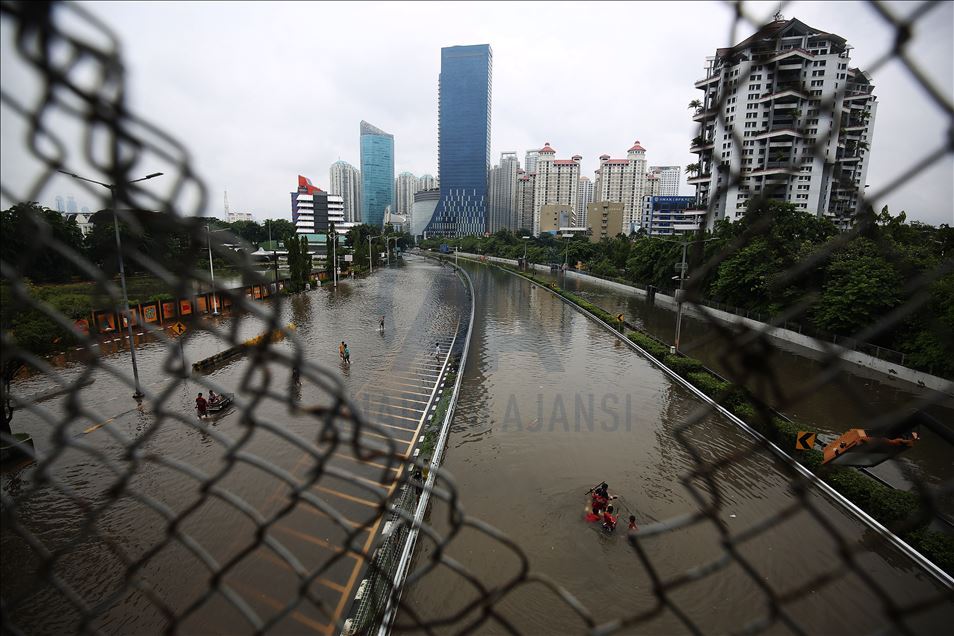Banjir melanda sebagian besar wilayah Jakarta