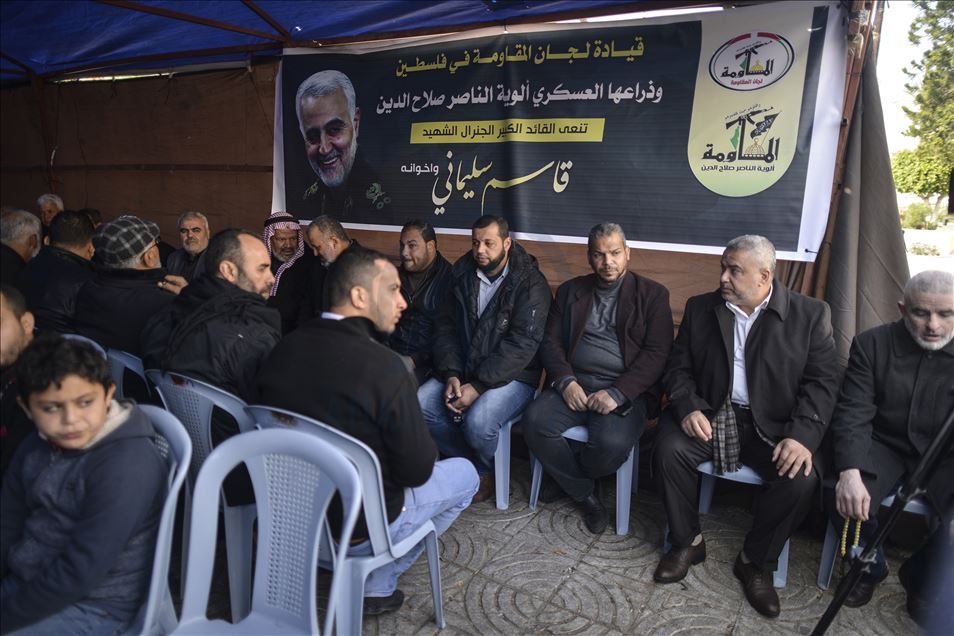 فصائل فلسطينية تقيم بيت عزاء لـ"سليماني" في غزة