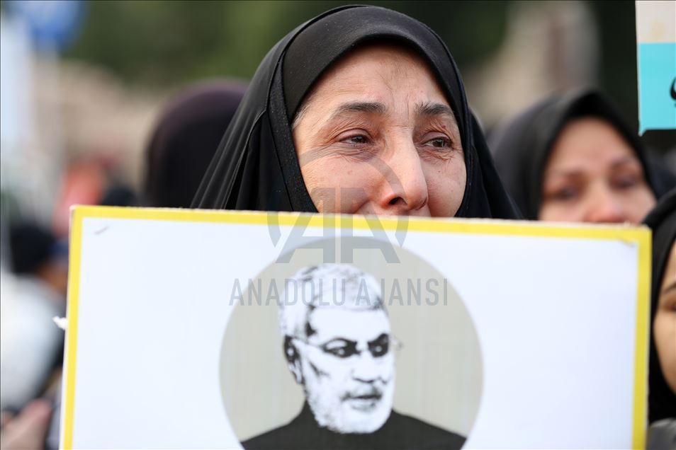 بەغدا.. مەراسیمی بەڕێکردنی تەرمی قاسم سولەیمانی و ئەبومەھدی ئەلموھەندیس
