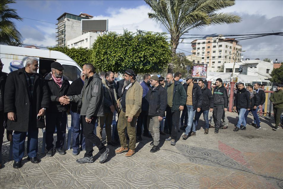 فصائل فلسطينية تقيم بيت عزاء لـ"سليماني" في غزة