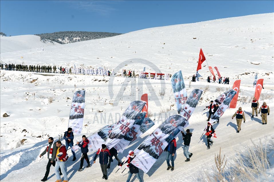 Turkey remembers fallen WWI soldiers with massive march