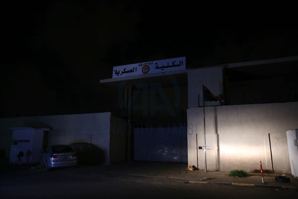 ليبيا.. ارتفاع قتلى قصف مقر الكلية العسكرية بطرابلس إلى 30