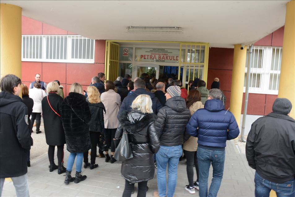 Predsjednički izbori za Hrvatsku izazvali gužve u Mostaru 