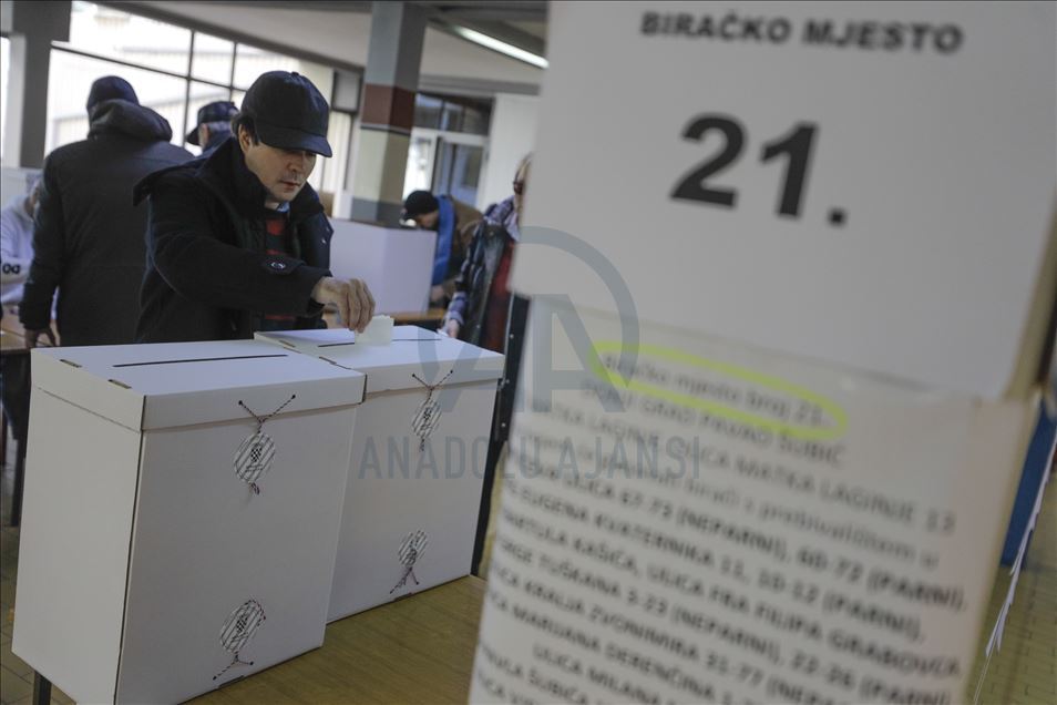 Predsjednički izbori u Hrvatskoj: Do 11.30 sati glasalo 18,87 posto birača