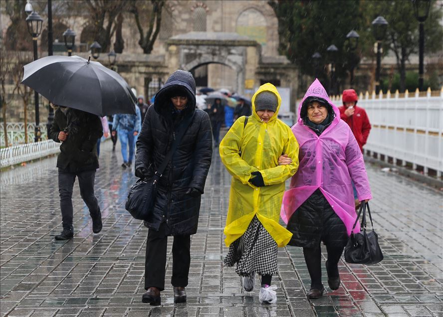 İstanbul'da yağmurlu ve soğuk hava
