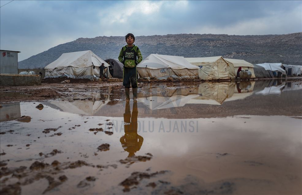 Teški uslovi izbjeglica iz Idliba: Život u šatorima gori od Assadovog bombardiranja