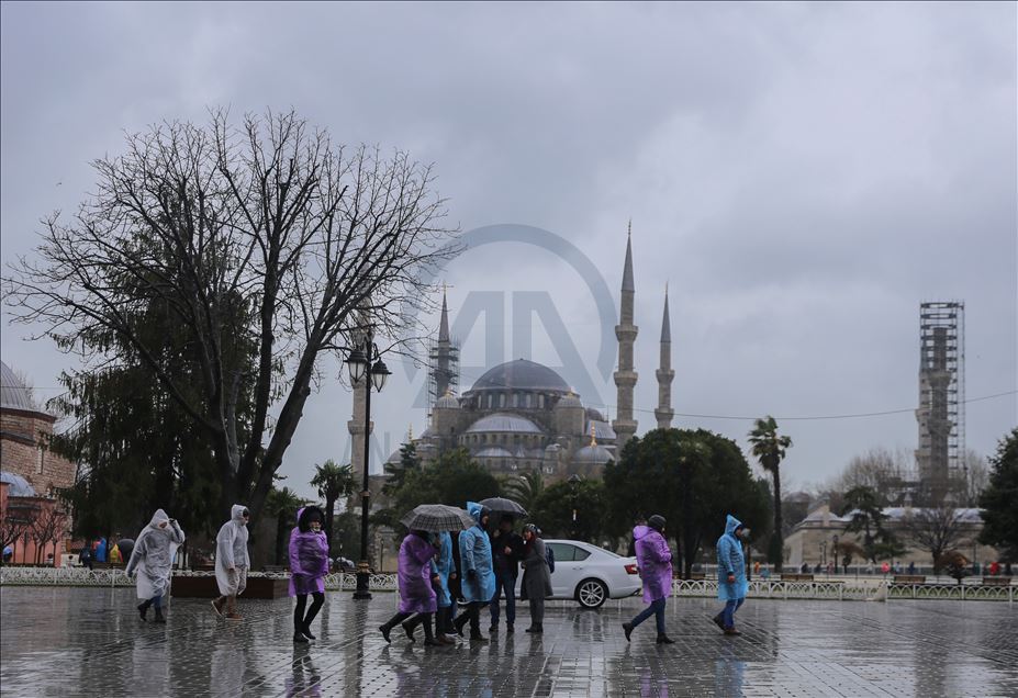 İstanbul'da yağmurlu ve soğuk hava