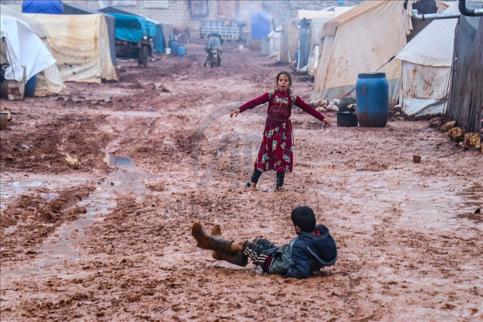 Vogëlushja nga Idlibi: Jeta këtu më e vështirë se bombardimet e Assadit