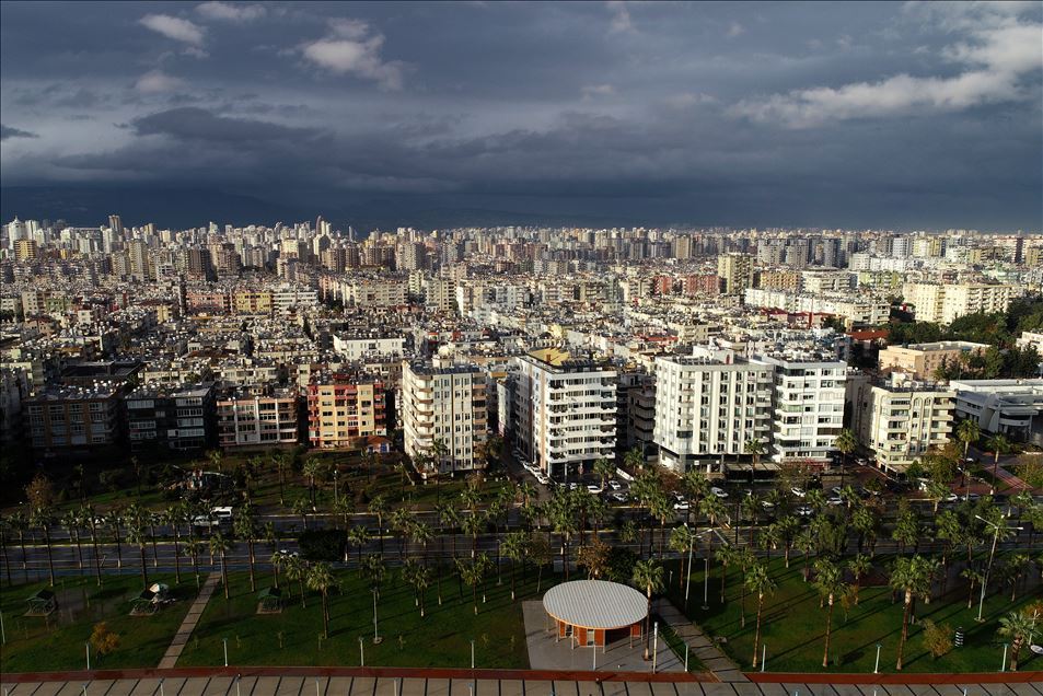 Mersin'deki sağanak ve fırtına etkisini sürdürüyor