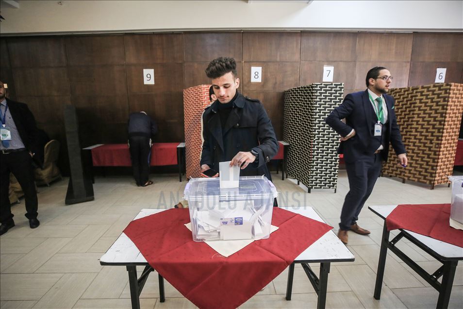 انتخابات لعائلات غزة.. ديمقراطية تحرج الأحزاب الفلسطينية