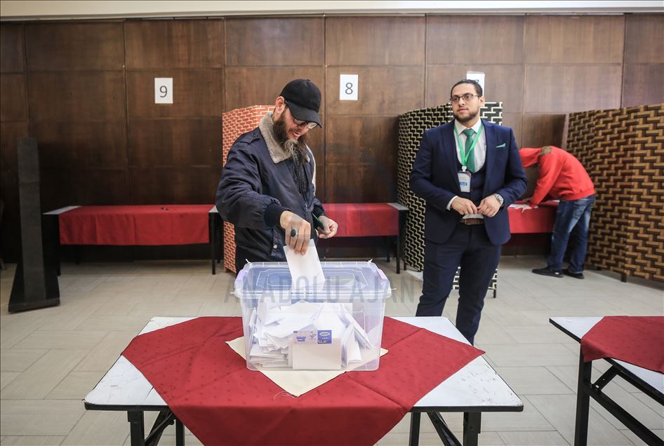 انتخابات لعائلات غزة.. ديمقراطية تحرج الأحزاب الفلسطينية