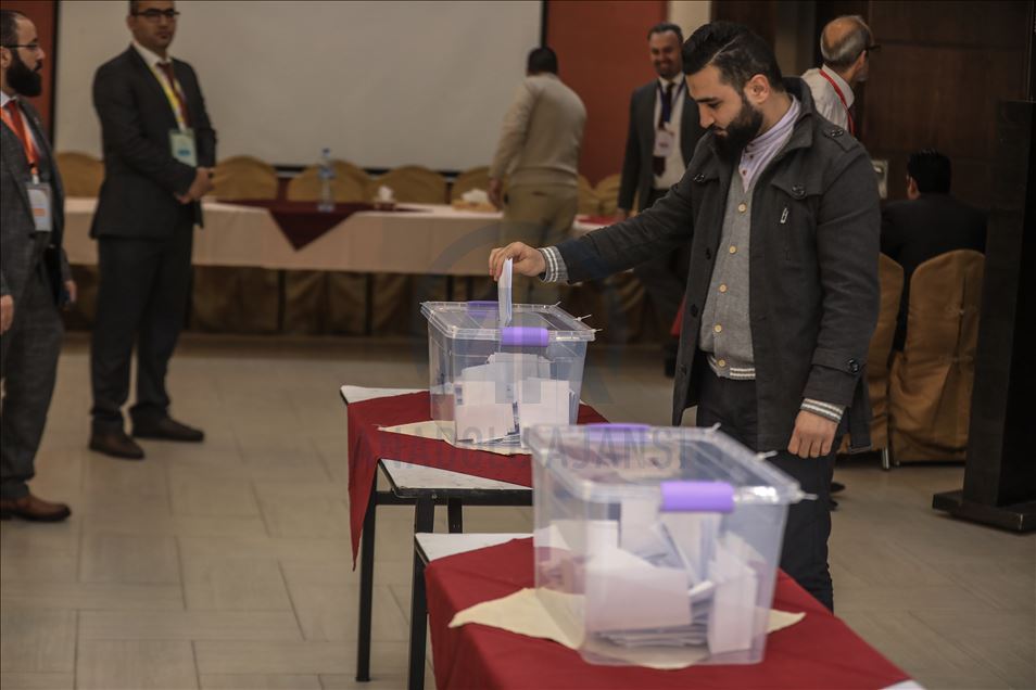 انتخابات لعائلات غزة.. ديمقراطية تحرج الأحزاب الفلسطينية