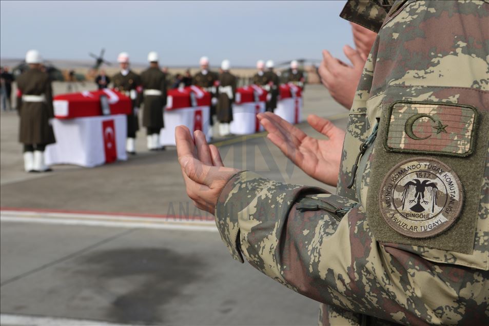 Barış Pınarı Harekat Bölgesi'nde şehit olan 4 askerin cenazesi memleketlerine uğurlandı