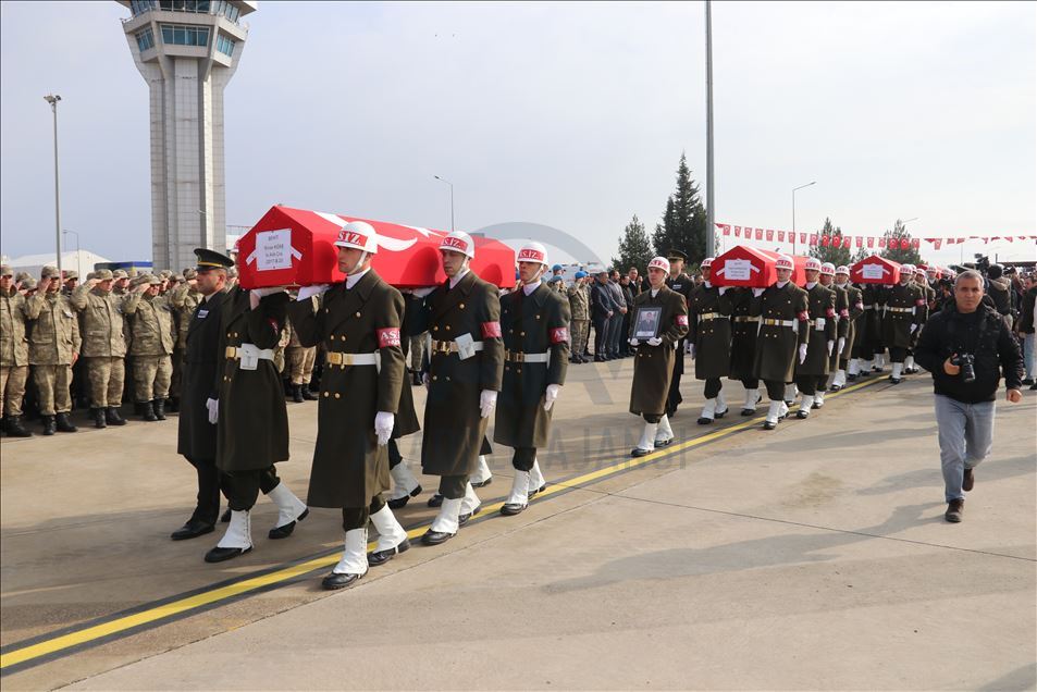 Barış Pınarı Harekat Bölgesi'nde şehit olan 4 askerin cenazesi memleketlerine uğurlandı