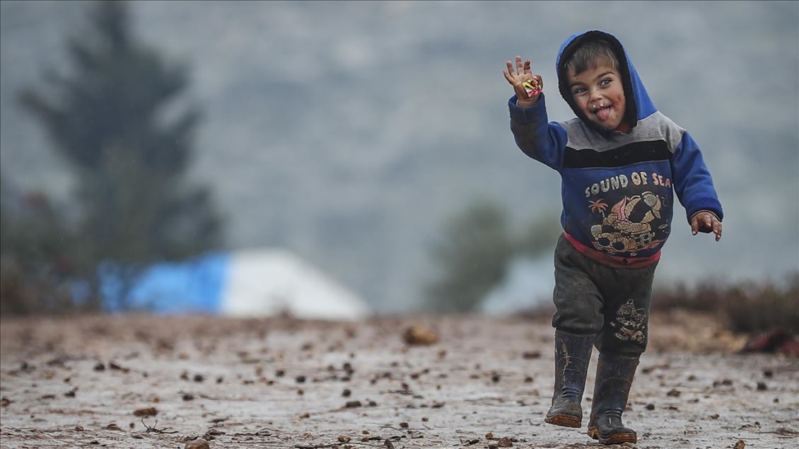 Displaced Syrian civilians struggle to live in Idlib