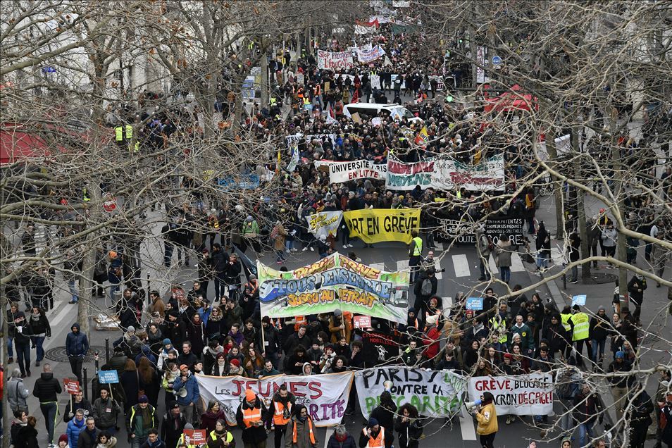 Fransa'da emeklilik reformu protestosu