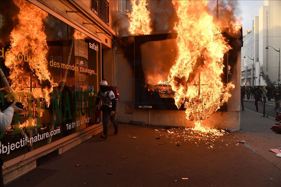 Fransa'da emeklilik reformu protestosu