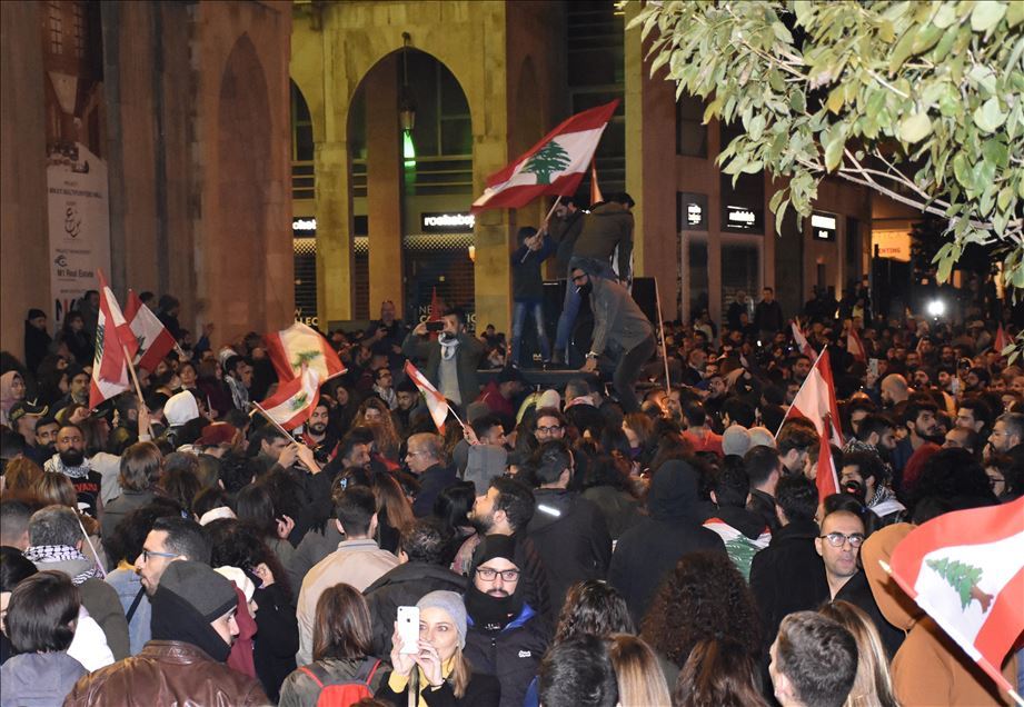 لبنان.. غابت الكهرباء فحضر المحتجون